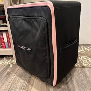 MaryKay Insulated Rolling Tote